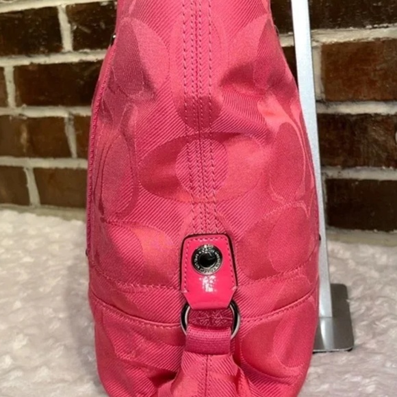 Coach LIKE NEW! Kyra Daisy Hot Pink Tote with Floral Accent Daisy Hangtag - Picture 4 of 14